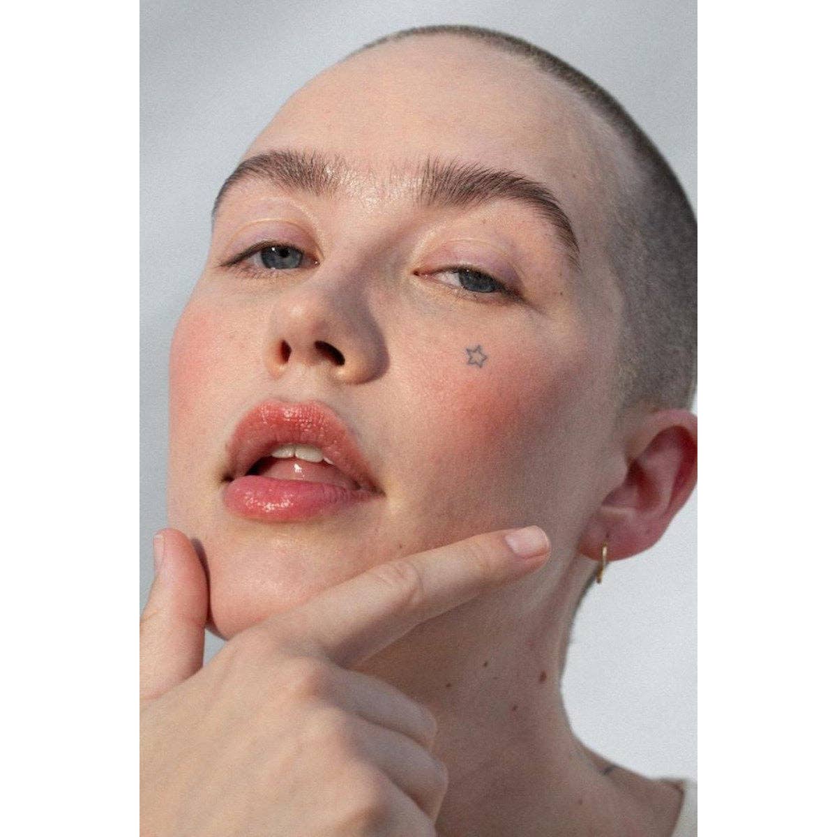 OSCILLATE - MULTI-BENE STICK // LIPS + CHEEKS - Image 6