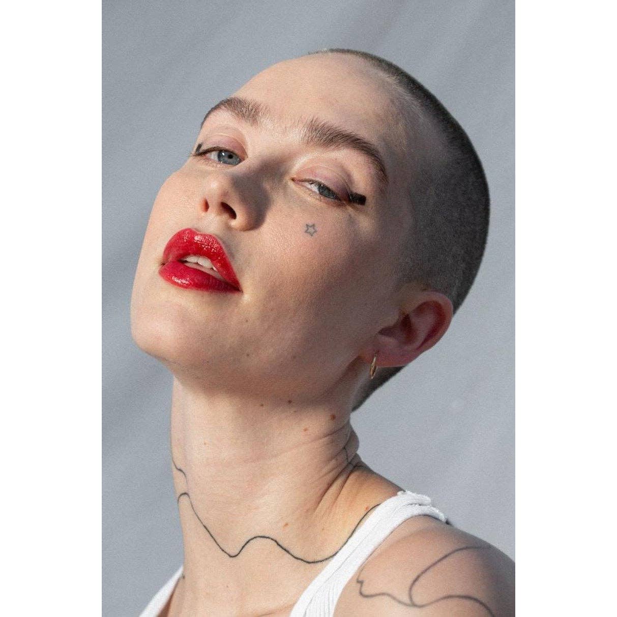 OSCILLATE - MULTI-BENE STICK // LIPS + CHEEKS - Image 7