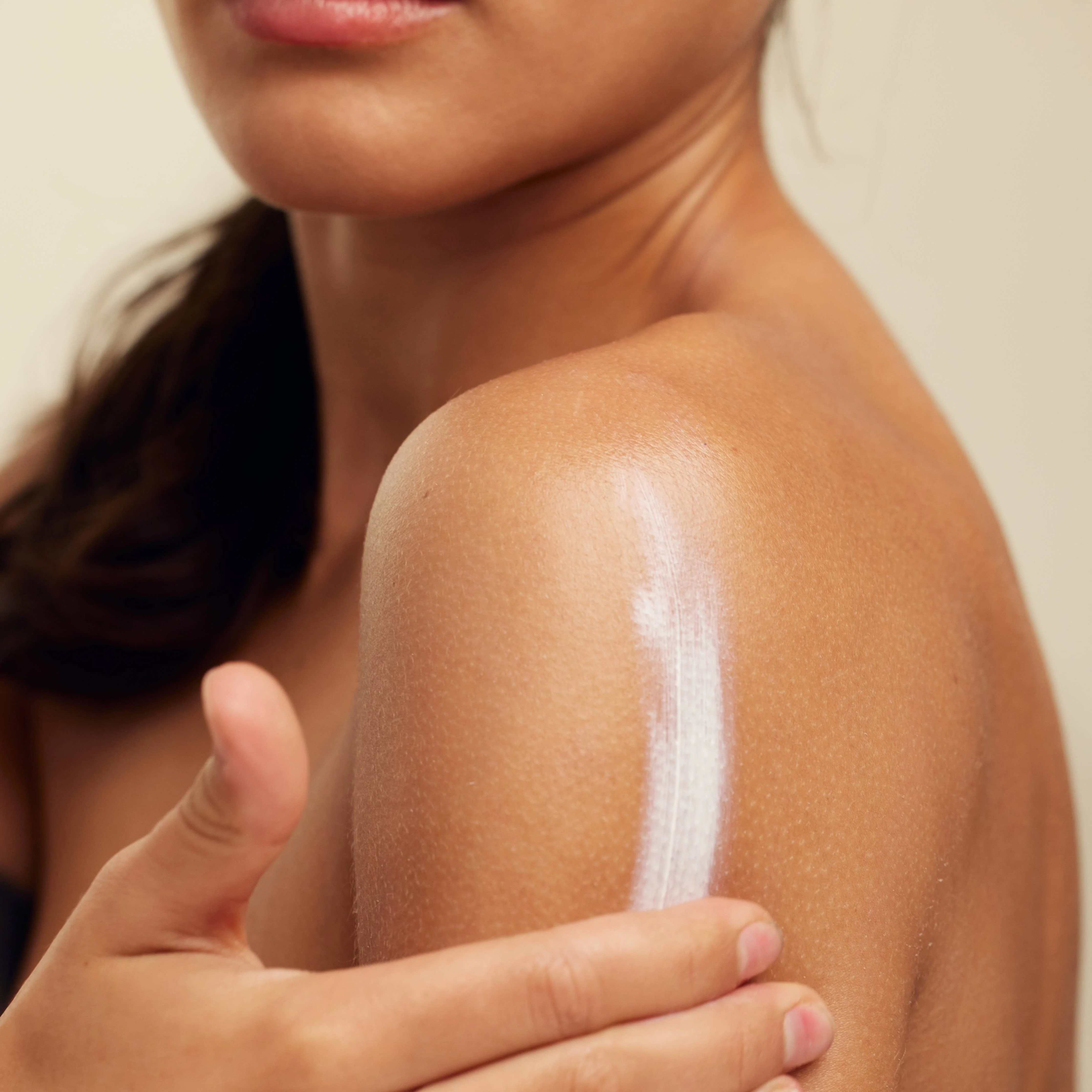 SPF30 Moisturizing Body Sunscreen - Image 5
